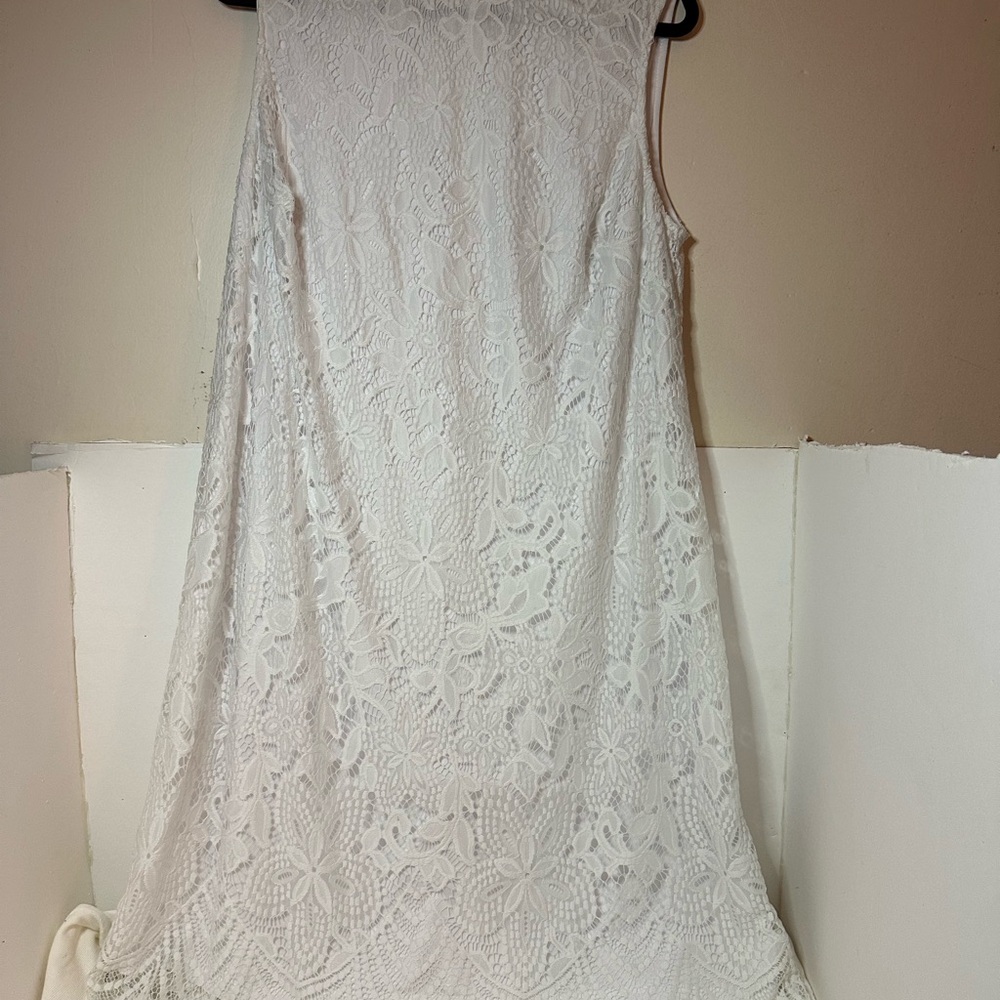 Sharagano woman’s white floral dress size 18 lace material beautiful formalwear